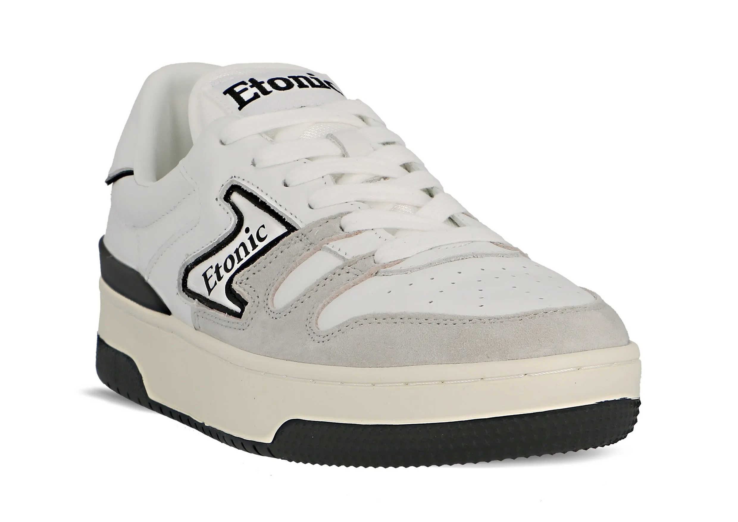 Etonic B481 sneakers in white leather and light grey suede with black inserts and details.