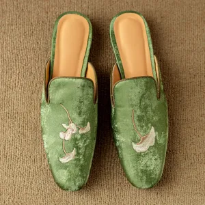 Flat Shoes Green With Hand Embroidered Leaf Velvet Mules