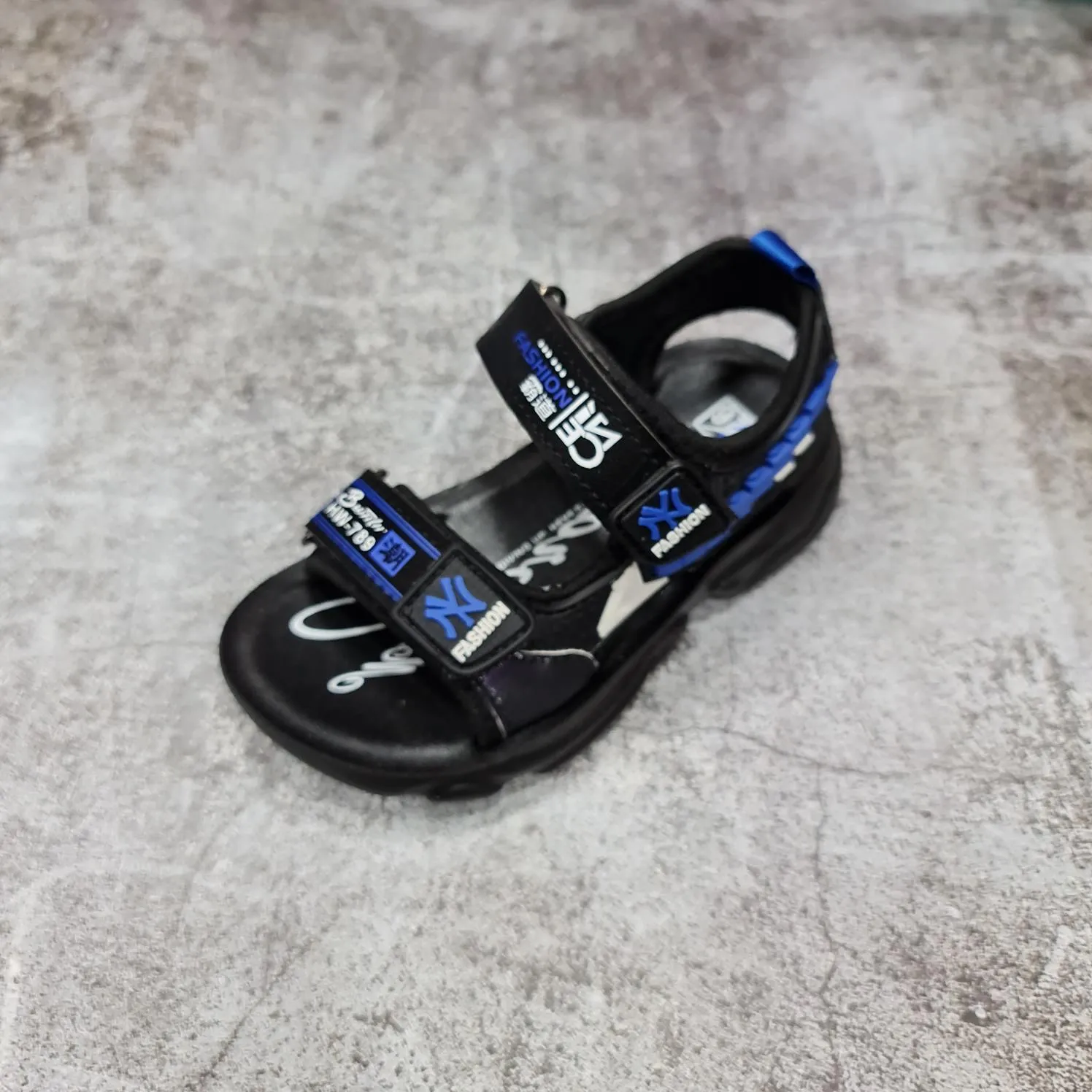 Kids Footwear A19