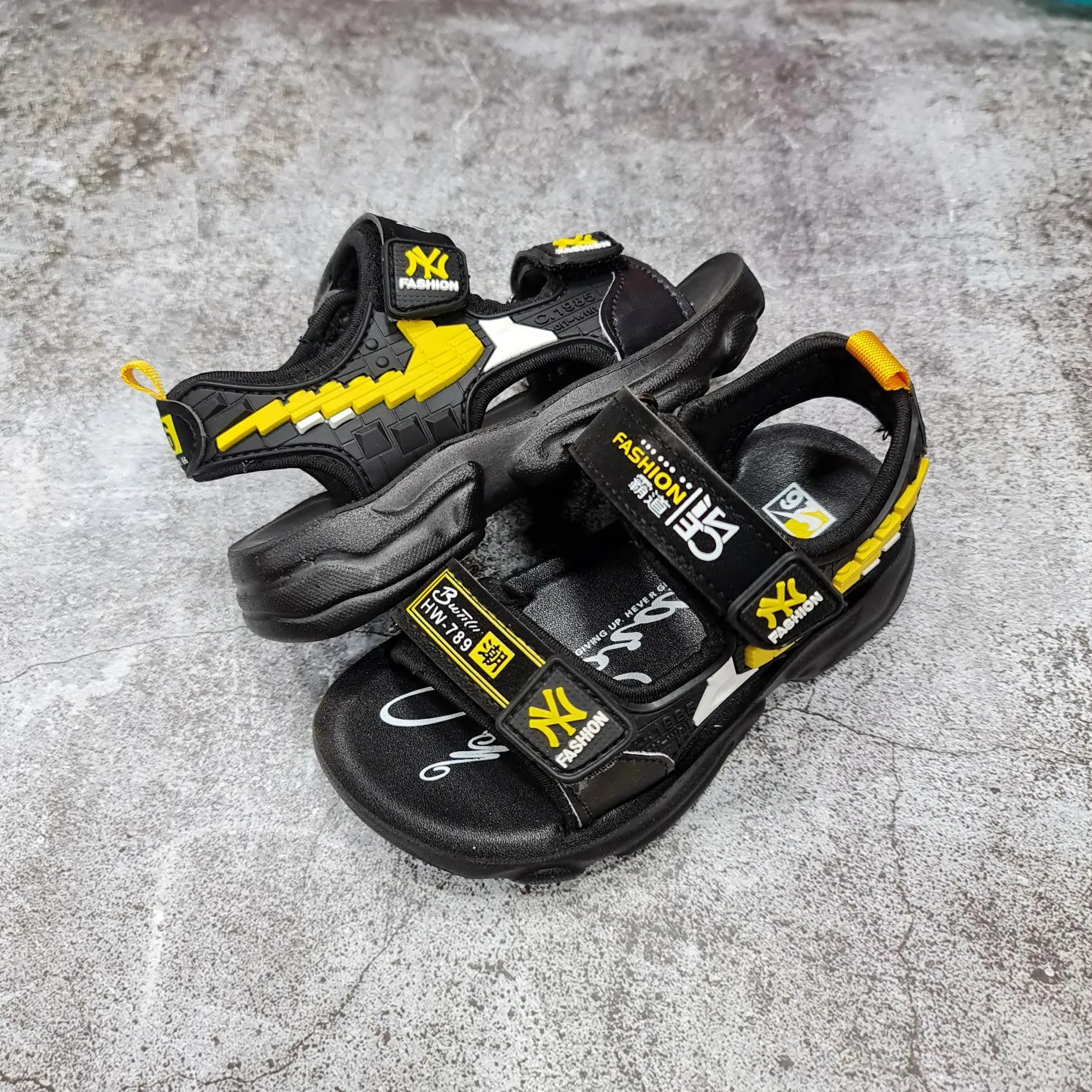 Kids Footwear A19