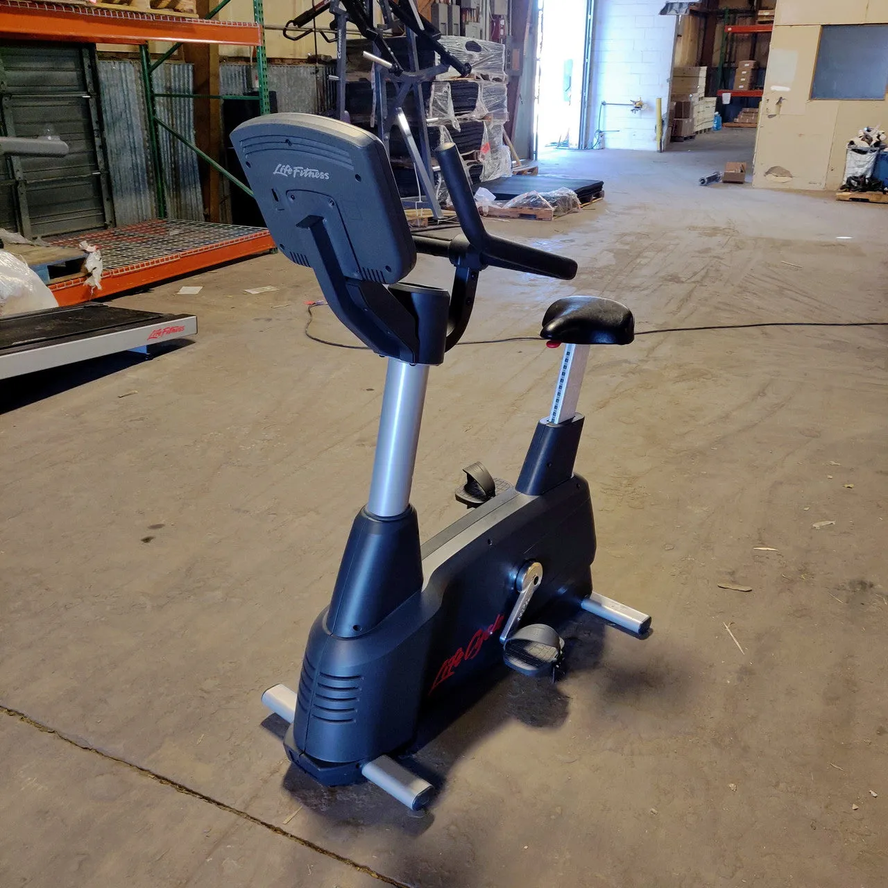 Life Fitness Upright Exercise Bike Activate Series