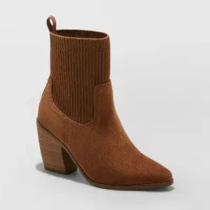 Universal Thread Women's Block High Heel Ankle Boots Pull-On Suede Booties