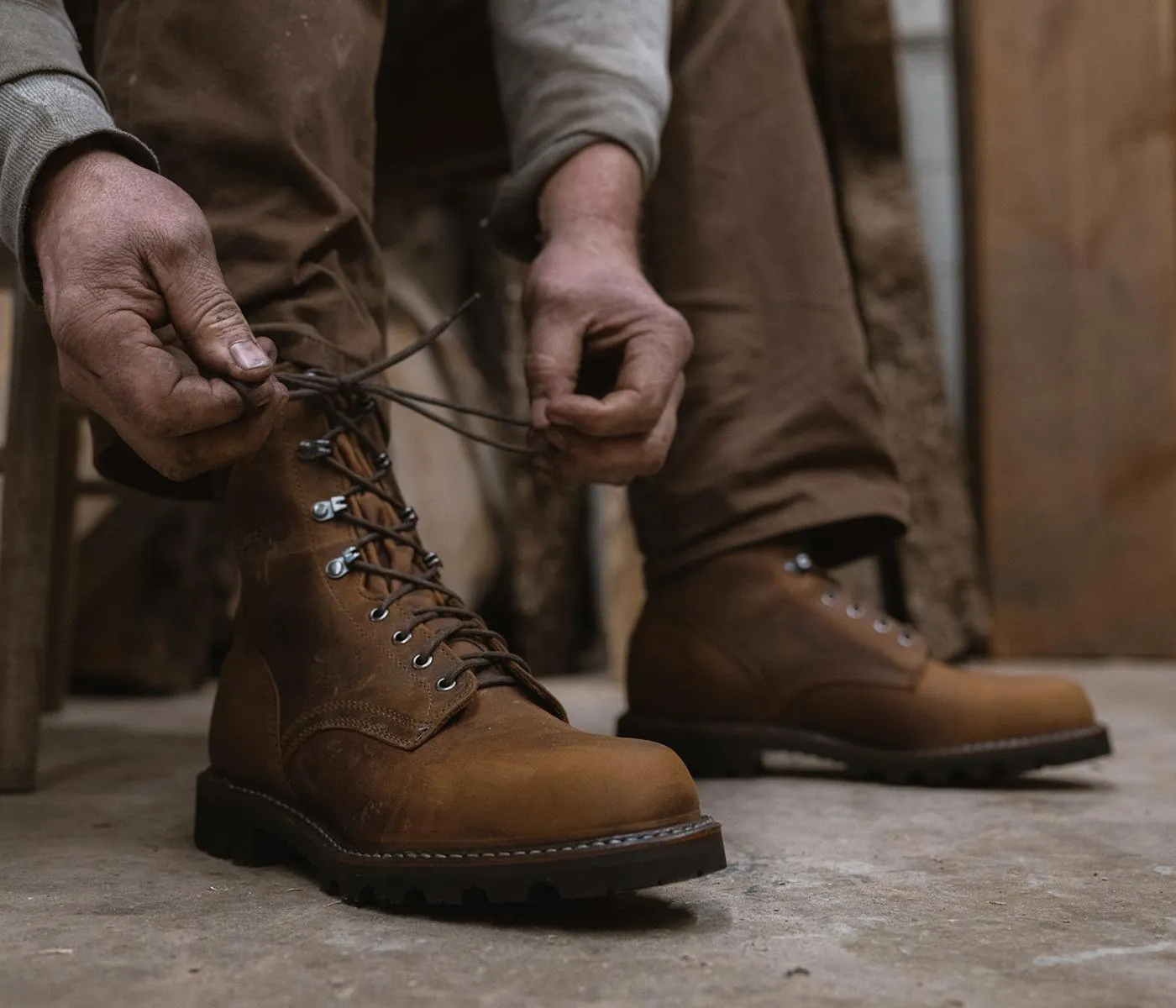 White's Men's Hillyard 8" Distressed Brown Water Resistant Lace Up Work Boots H7865